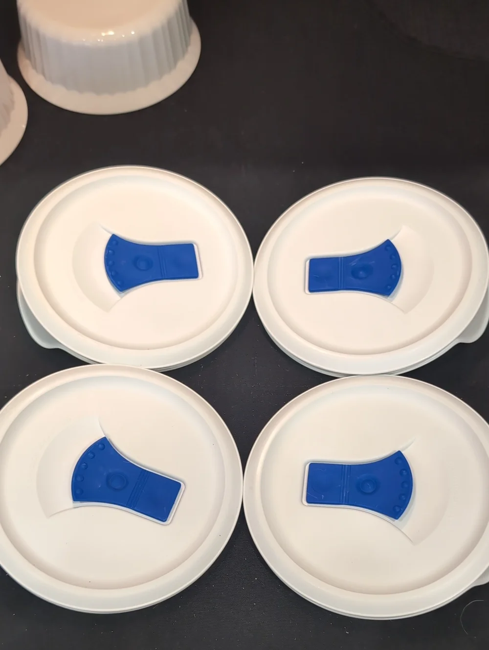 Matching Set Of 4 (Four) Vintage Corningware French White F-16-B W/ Vented Lids